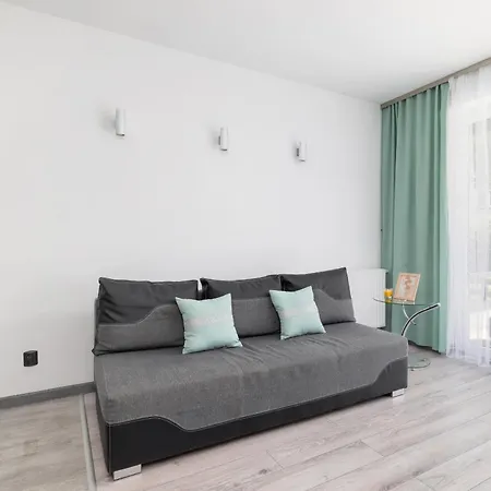 W Spokojnej Okolicy Z Parkingiem By Renters Apartment Krakow