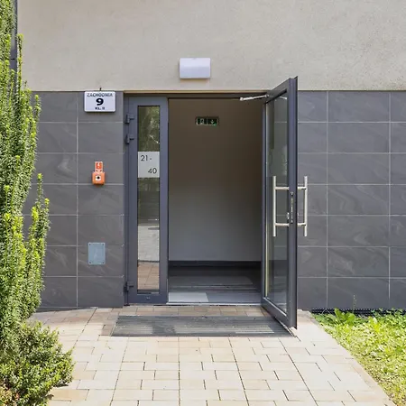 W Spokojnej Okolicy Z Parkingiem By Renters *