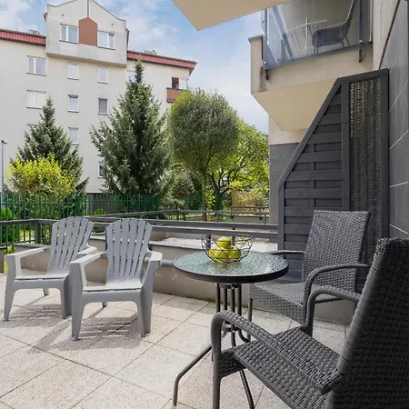 W Spokojnej Okolicy Z Parkingiem By Renters Διαμέρισμα